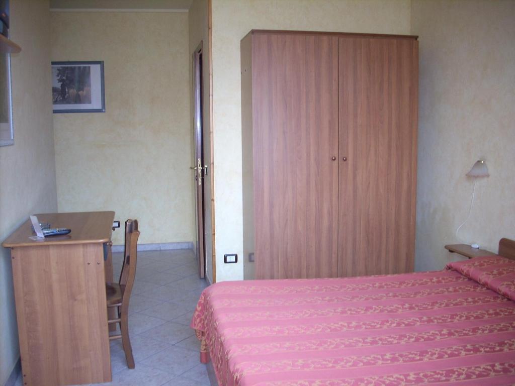 קרמניולה Il Bivio Hotel חדר תמונה